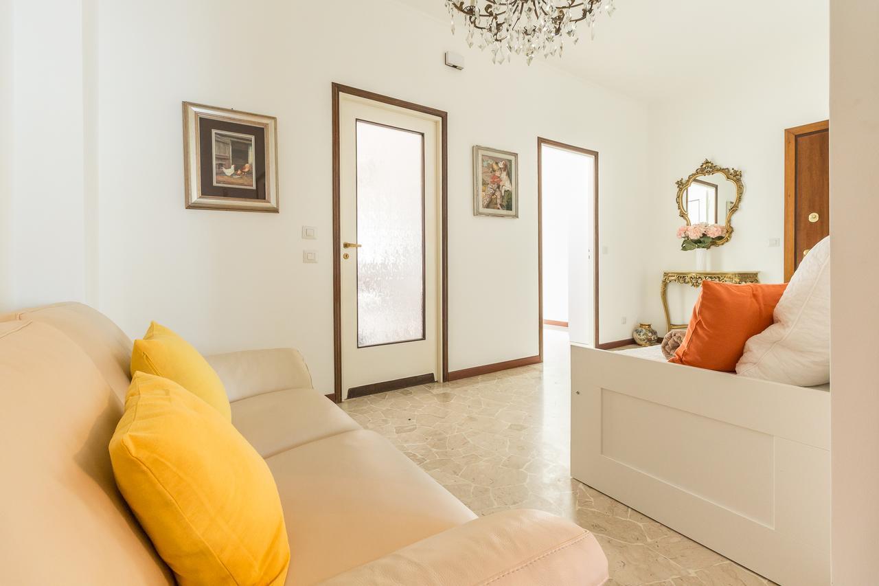 Alessia'S Flat- Sondrio M3 Apartment มิลาน ภายนอก รูปภาพ