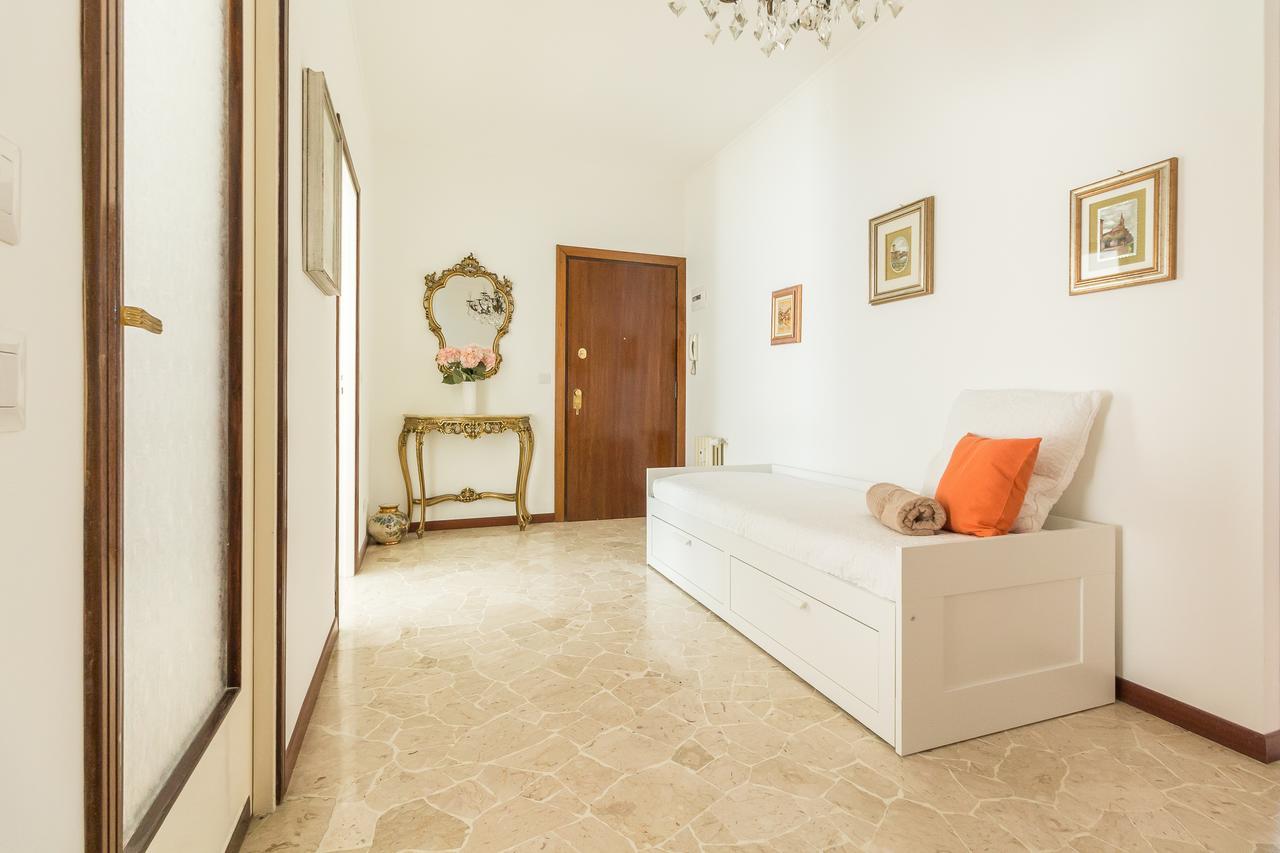 Alessia'S Flat- Sondrio M3 Apartment มิลาน ภายนอก รูปภาพ